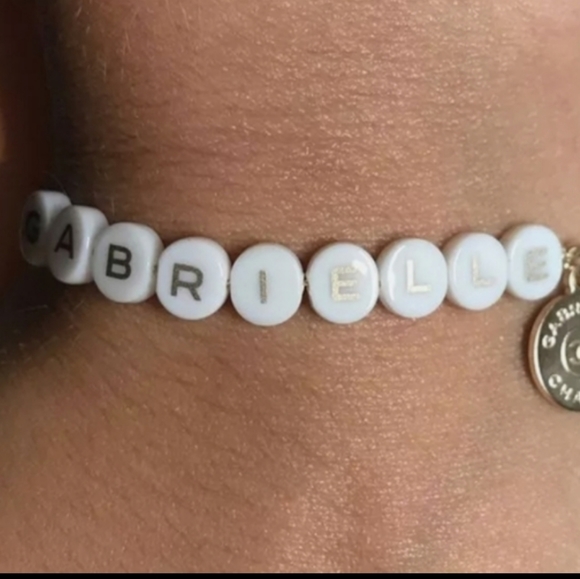 🧧💍CHANEL GABRIELLE Perfume w/Bracelet & COCO GLOSS Charm(copy) - Picture 4 of 14